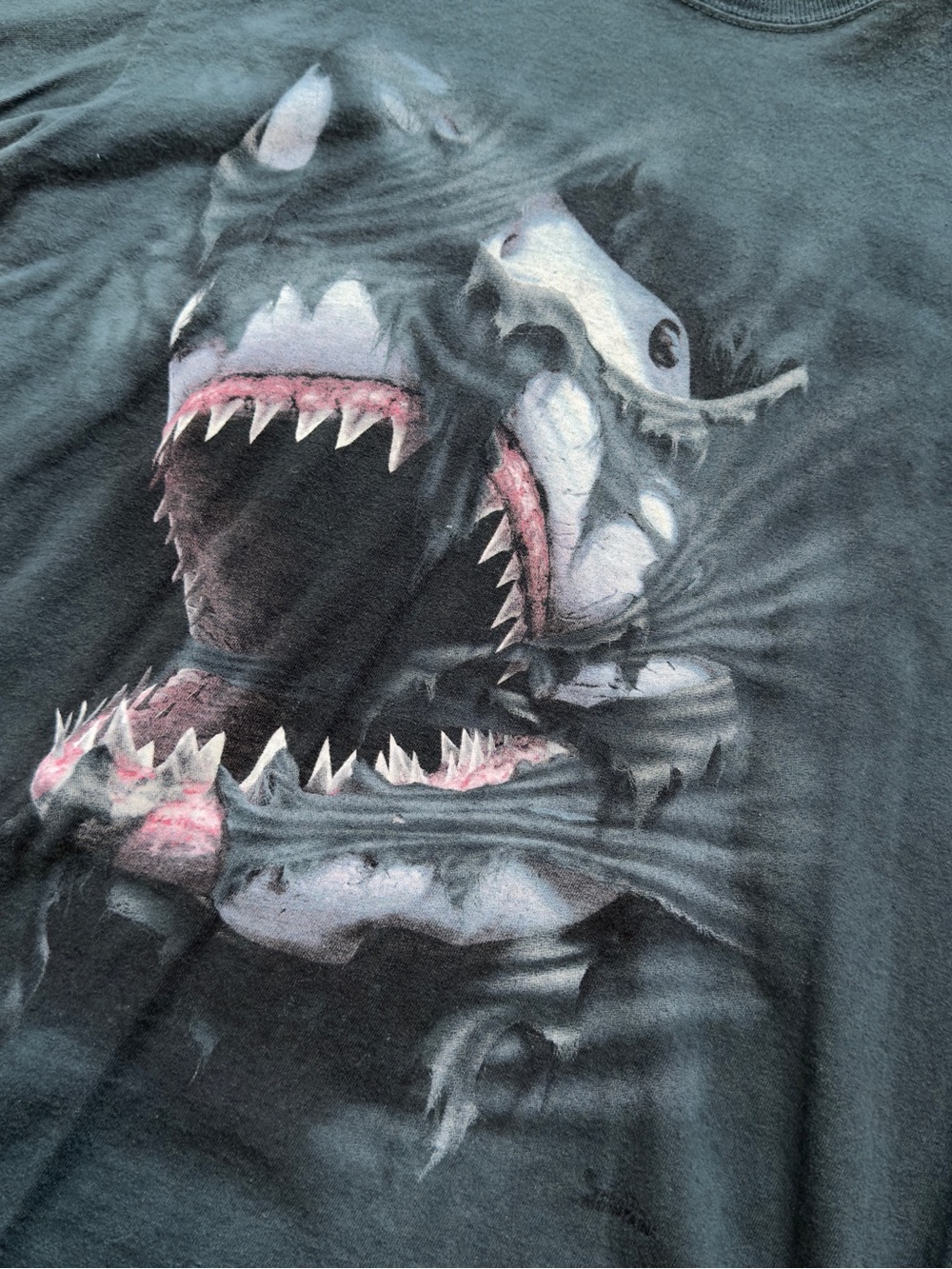 The Mountain Shark Graphic Tee Y2K Grunge Gothic Streetwear M - Picture 2 of 7